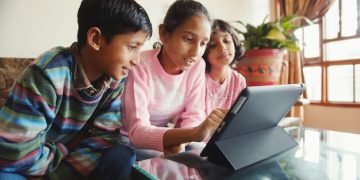 ¡Alerta! Educación Online en Colombia: Oportunidades de Negocio 2025 - Cover Image